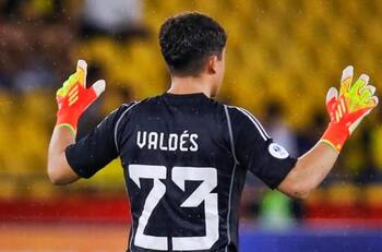 ¿Quién es Francisco Valdés? El arquero que sumó Tiago Nunes en la UC tras la lesión de Thomas Gillier