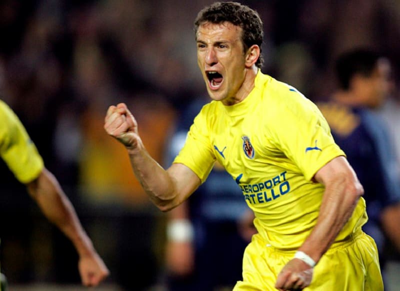 Con el Submarino Amarillo llegó a semifinales de Champions League, dirigido por Manuel Pellgrini.