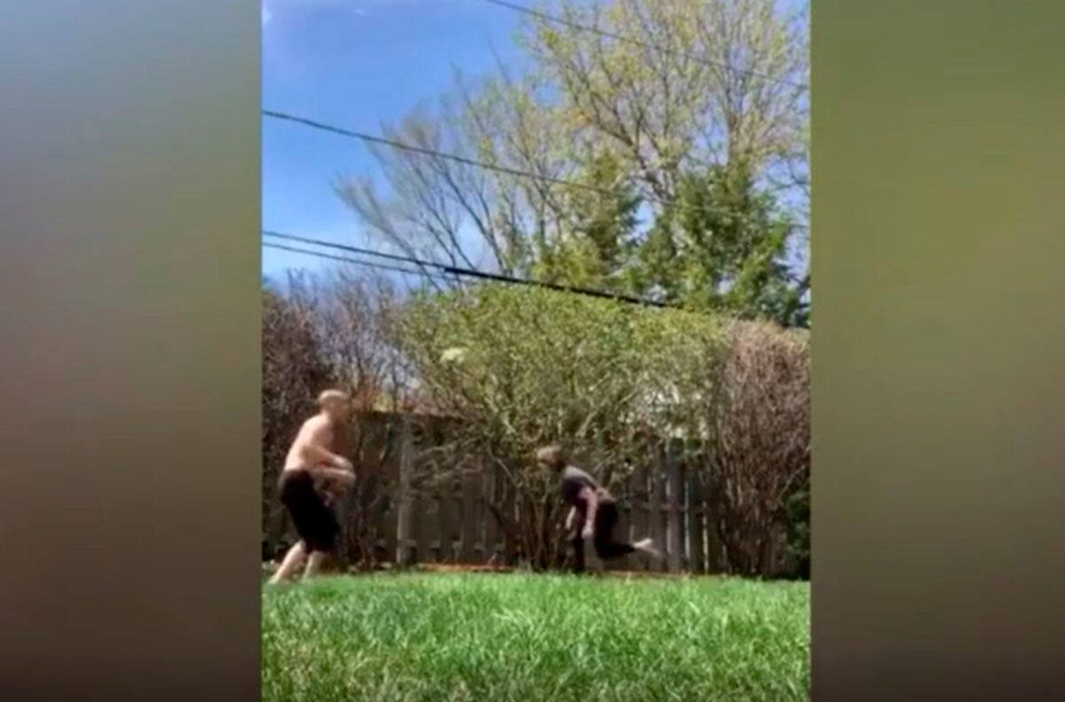 A todo terreno: Jugador de la MLS juega con su madre al "que no caiga"