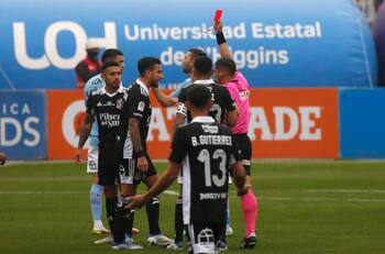 VIDEO| Revelan los audios del VAR que determinaron la expulsión de Gabriel Costa ante O'Higgins