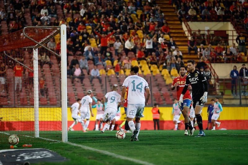 El compromiso entre hispanos y azules no se jugará el lunes.