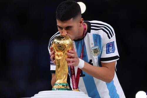 Exequiel Palacios campeón del mundo con Argentina en 2022.