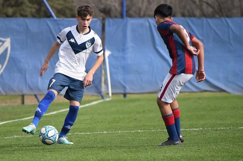 El delantero categoría 2009 podría ser una opción para La Roja juvenil.