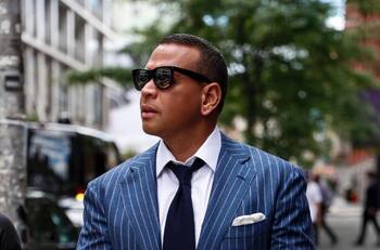 Todo por una foto: Seguidores de Alex Rodriguez especulan que Jennifer Lopez le devolvió un importante regalo