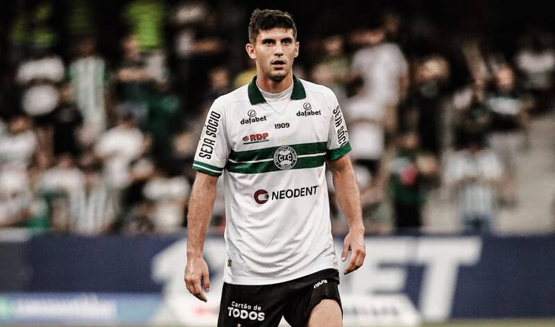 Podría haber perdido su opción de llegar al fútbol uruguayo.