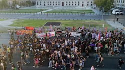 Carabineros informa desvíos y cortes de tránsito en Santiago por marcha del 8M