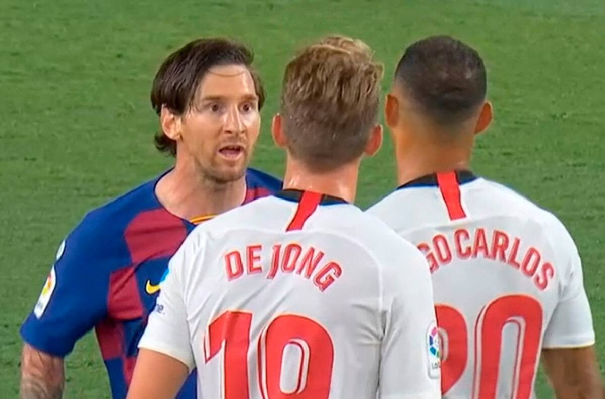 El empujón de Lionel Messi que calentó los ánimos en el Sevilla vs Barcelona