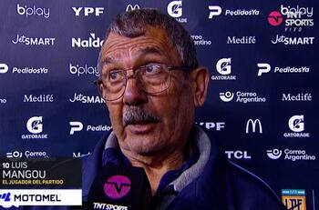 VIDEO | Arregló la luz tras un amago de incendio y fue escogido la “figura del partido” luego de un aburrido 0-0