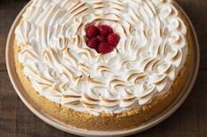 Receta de pie de frambuesa con merengue: Te enseñamos a preparar este postre rico y fresco para las onces de primavera