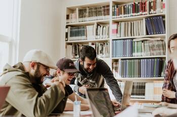 Estas son las carreras universitarias con más vacantes y menos postulantes, según ranking