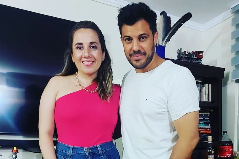 Los detalles de la relación de los periodistas y su familia.