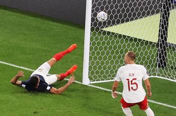 VIDEO | El insólito gol que se perdió Giroud en el partido de Francia ante Polonia en el Mundial Qatar 2022