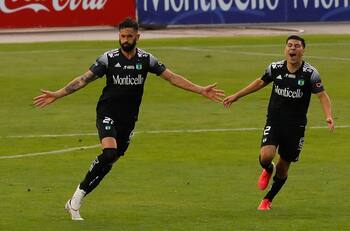 Marcelo Larrondo busca club y avisa: "Quiero jugar en el fútbol chileno y llegar a La Roja"