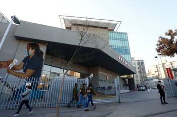 Fuerte sismo en la zona central provocó emergencia química en la ex Posta Central