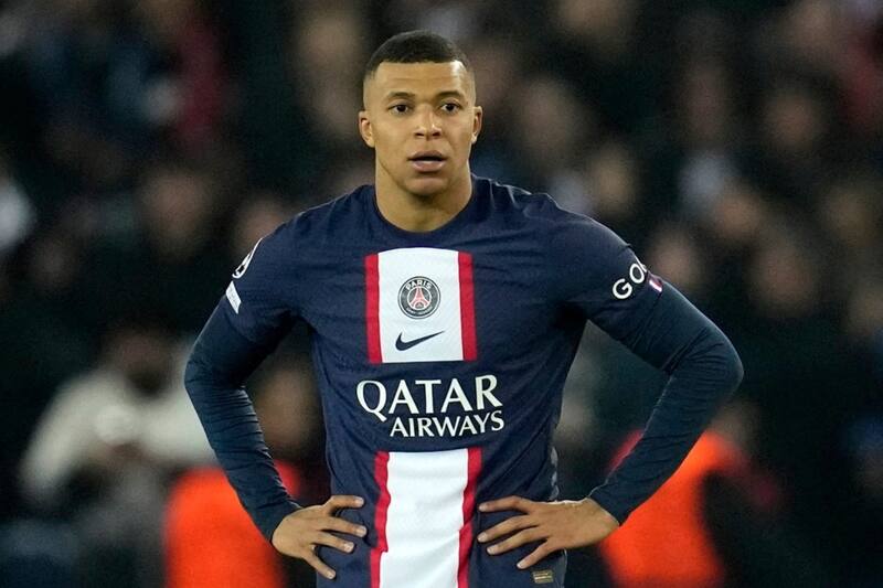 Kylian Mbappé termina contrato con el PSG en verano de 2024.