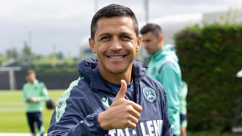 Tenso clima en Udinese: Hinchas colgaron nueva pancarta por Alexis Sánchez mientras el club se vende