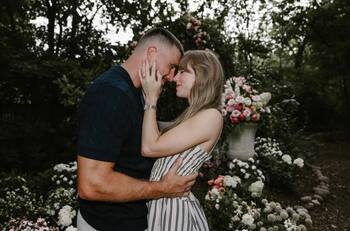 ¡Suena campanas de boda! Así es el magnífico anillo con que Travis Kelce le pidió matrimonio a Taylor Swift