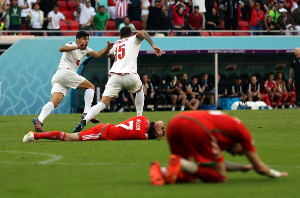 ¡Triunfazo agónico! Irán se impuso a Gales con dos golazos en los descuentos y sigue con vida