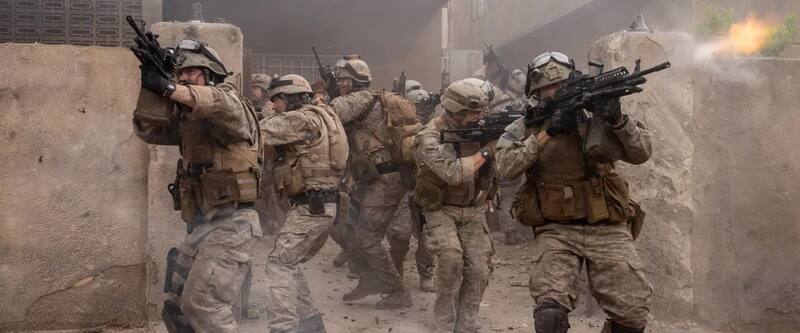 es una película moderna que muestra la crueldad del conflicto en Irán.