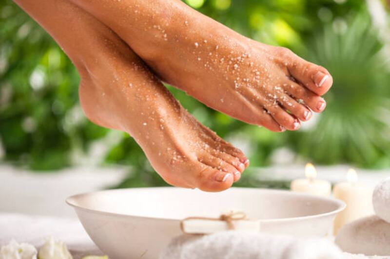 Manten tus pies hidratados en verano.