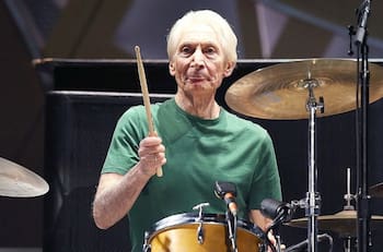 A los 80 años falleció Charlie Watts, mítico baterista de The Rolling Stones