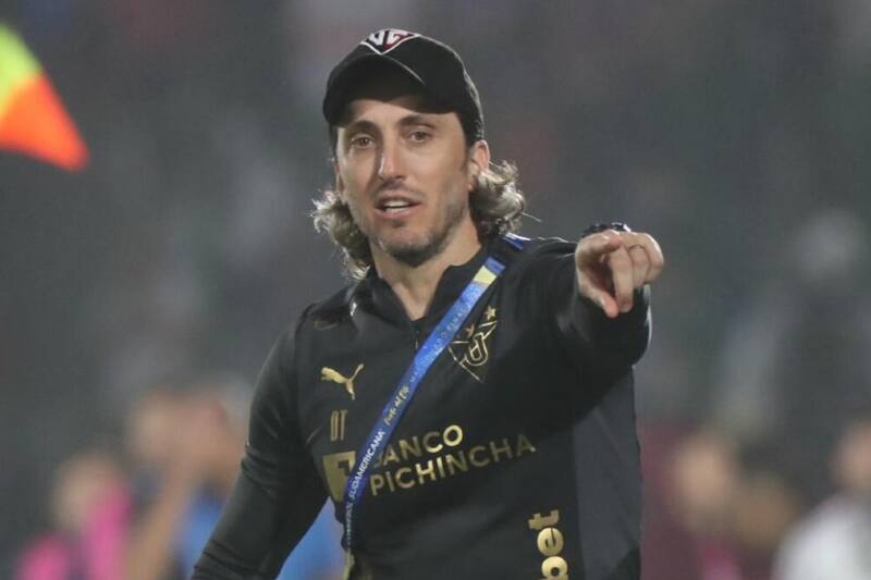 El técnico fue operado del corazón en Brasil.