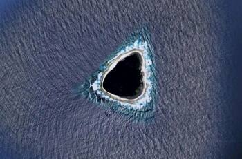 En Google Maps: internautas encuentran un "agujero negro" en una isla del Pacífico