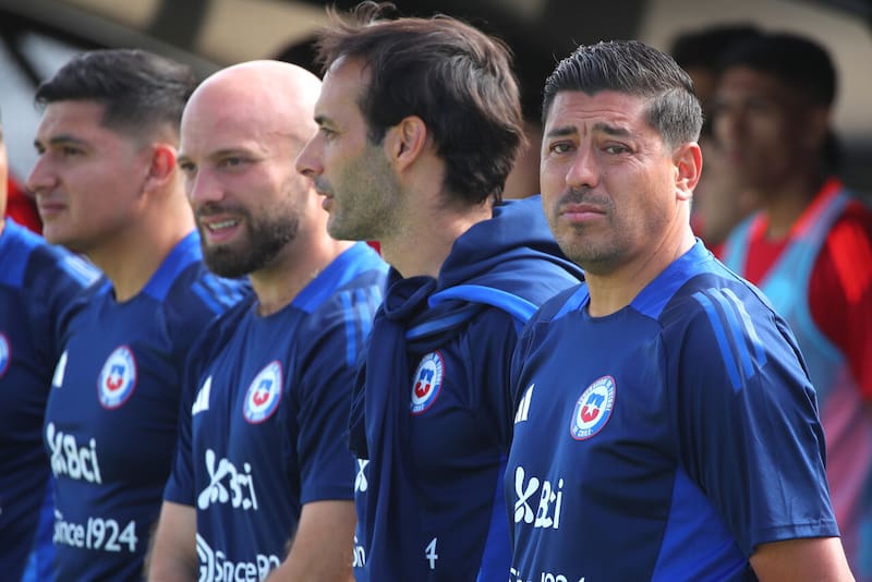 El DT buscará su segunda victoria con la Roja adulta. Foto: Agencia ATON.