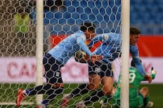 Atento Nicolás Córdova: jugador de La Roja vuelve a la titularidad tras varios meses fuera en Europa