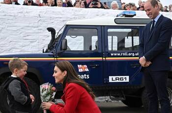 Kate y William hacen su primera visita a Gales como príncipes de ese país