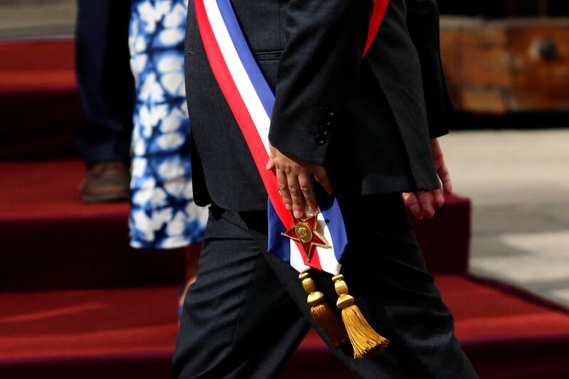 Revisa los detalles de esta pensión vitalicia que entrega el Presidente de la República. Créditos; Javier Salvo/Aton Chile