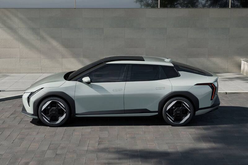 KIA EV4