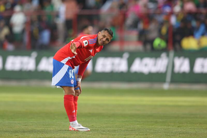 Alexis Sánchez en Bolivia vs Chile por Eliminatorias. EFE