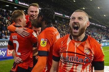 VIDEO | El penal decisivo que le dio al Luton Town su histórico ascenso a la Premier League
