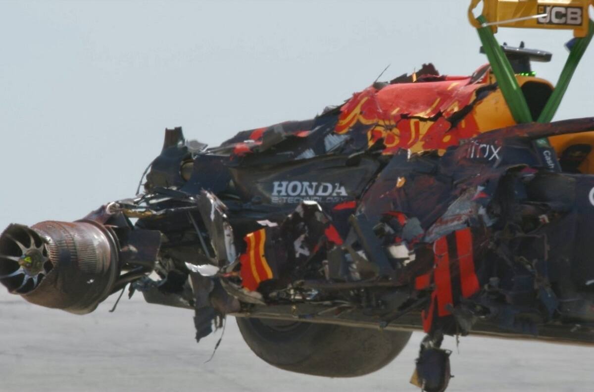 Video: ¿Culpa de Hamilton? El tremendo choque que dejó fuera a Max Verstappen en el Gran Premio de Gran Bretaña