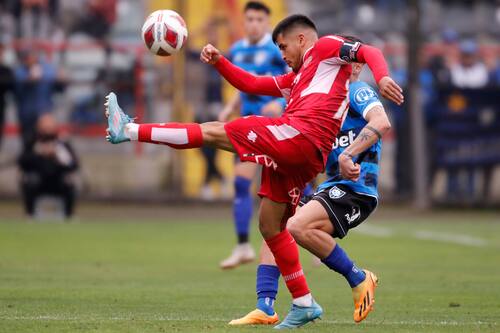 Jovany Campusano contra Universidad de Chile.