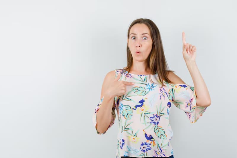 Estas son las causas de por qué las personas acostumbran a decir "yo también".
Créditos: Freepik.