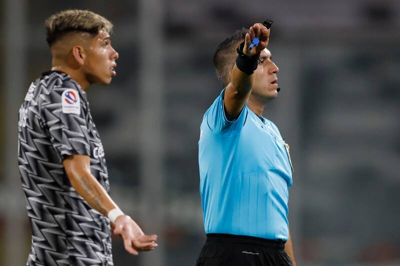 El árbitro Héctor Jona expulsó a Carlos Palacios y Patricio Rubio.