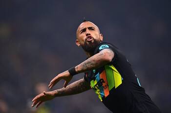 Junto a Gerrard y Lampard: medio británico incluye a Arturo Vidal en prestigiosa lista de volantes centrales