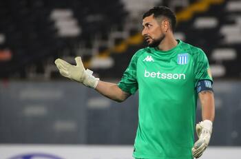 Colo Colo y la U se olvidan de Gabriel Arias: este es el club que está cerca de ficharlo