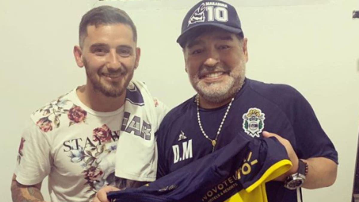 Juan Cuevas reveló que Maradona quedó encantado con la camiseta de Everton