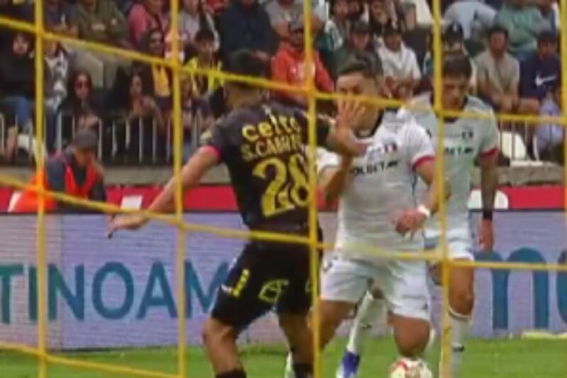 recibió un golpe en el área de Coquimbo que todo Colo Colo pidió penal.