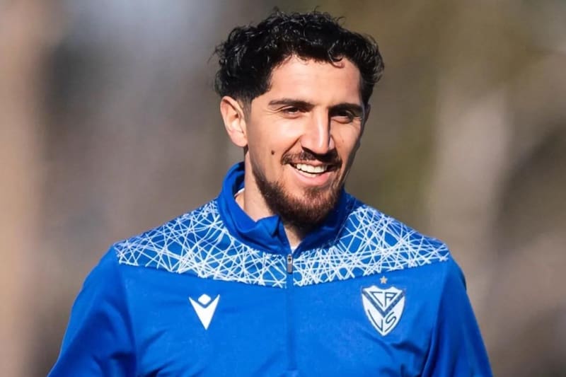 El volante desea retornar al fútbol chileno y ve con buenos ojos la opción de Colo Colo.