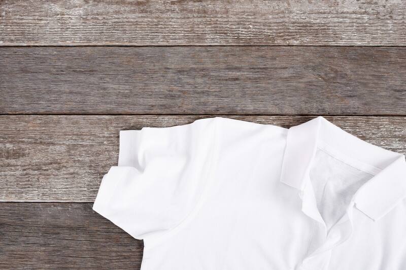 Con este truco podrás eliminar lo amarillento de tu prenda.