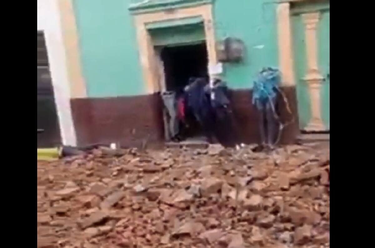 VIDEO | Fuerte sismo registrado entre Ecuador y Colombia provocó el colapso de distintas viviendas