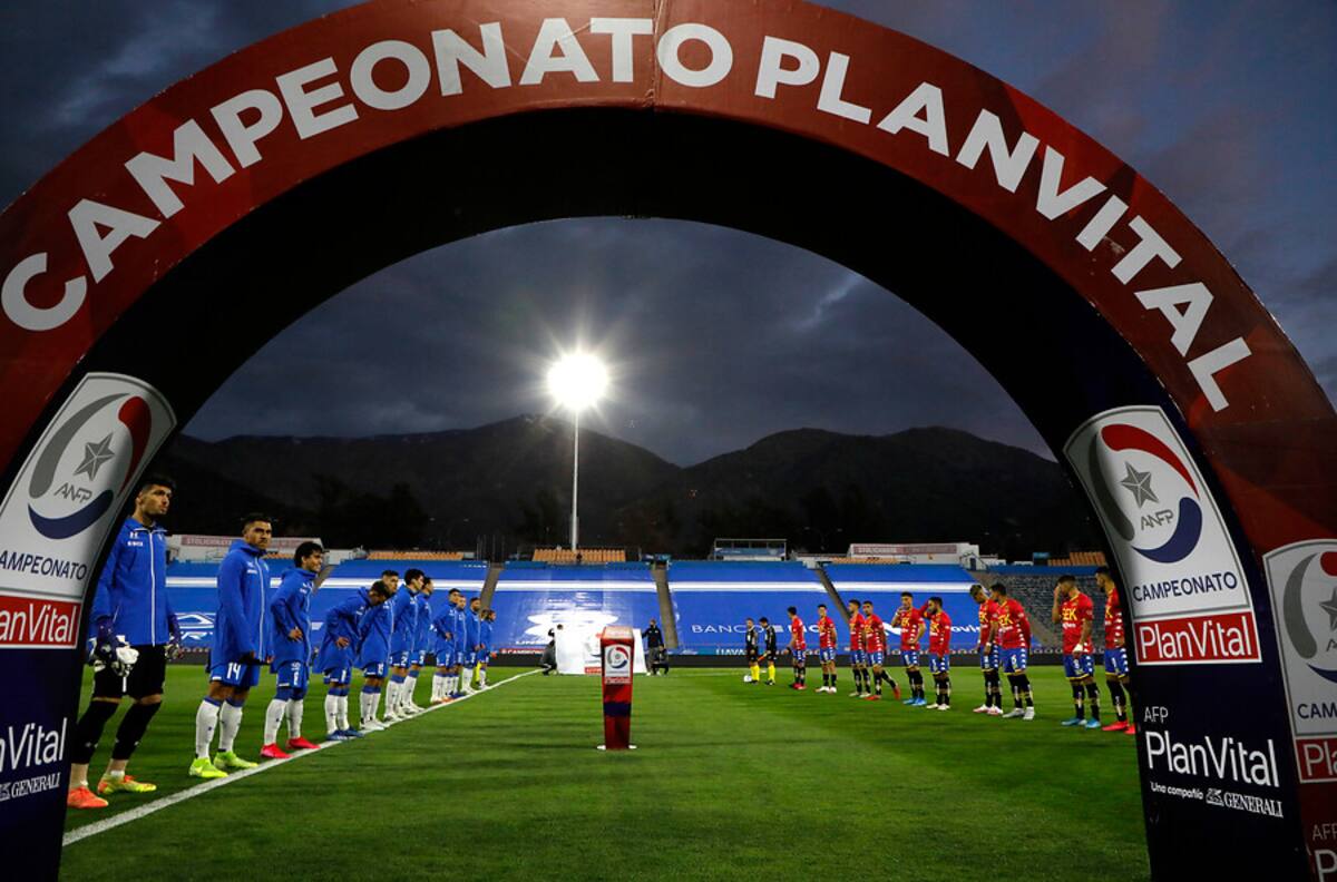 A la perfección: Así funcionó la nueva iluminación del estadio de la UC