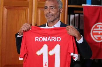 Romario tiene 58 años y volverá al fútbol profesional