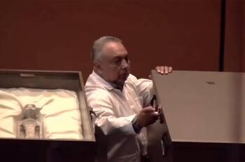 VIDEO | Congreso de México presentó cuerpos no humanos: “No son parte de nuestra evolución terrestre”