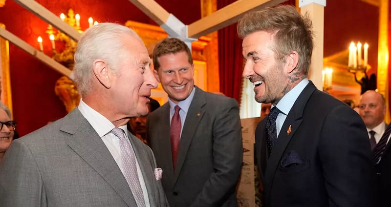 Carlos III y David Beckham fueron fotografiados juntos en los premios de la Fundación del Rey.