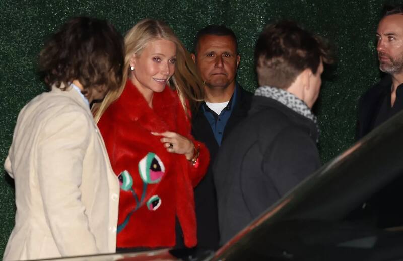 Gwyneth Paltrow y Brad Falchuk fueron vistos por los paparazzi